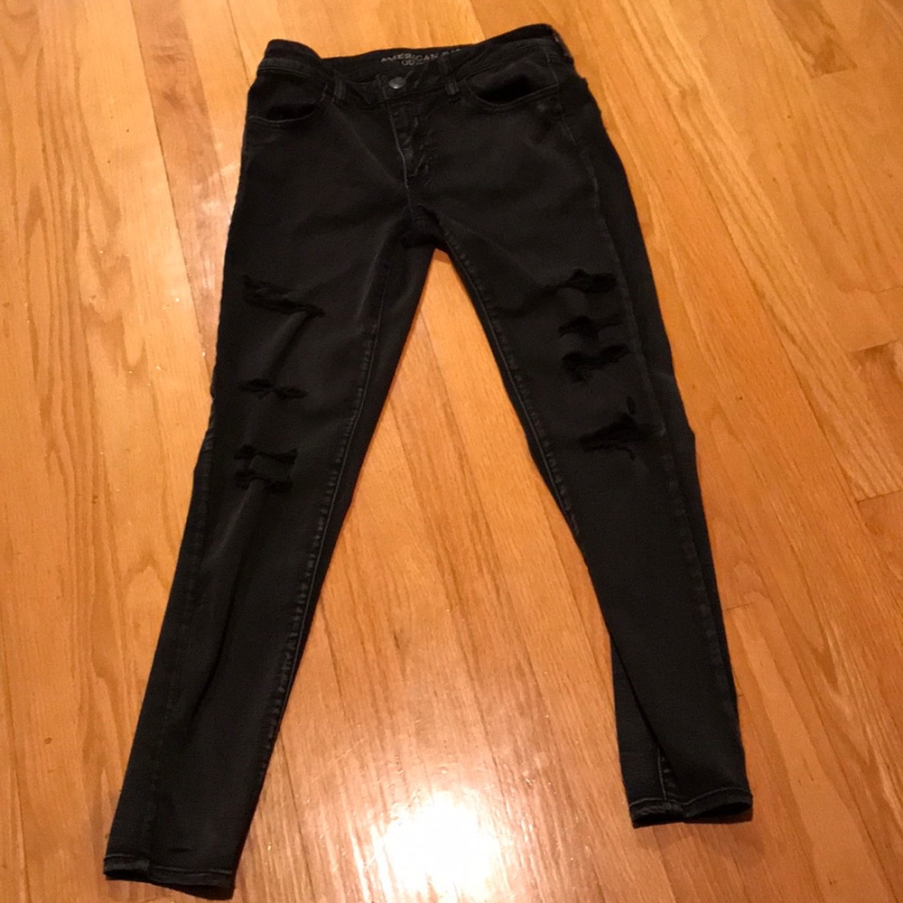 LIKE NEW American Eagle Ripped Jegging